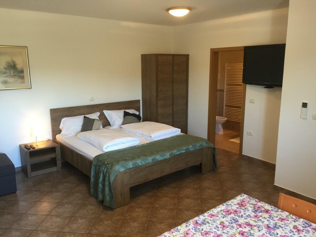 דירות Spodnje Skofije Apartma Valmarin מראה חיצוני תמונה